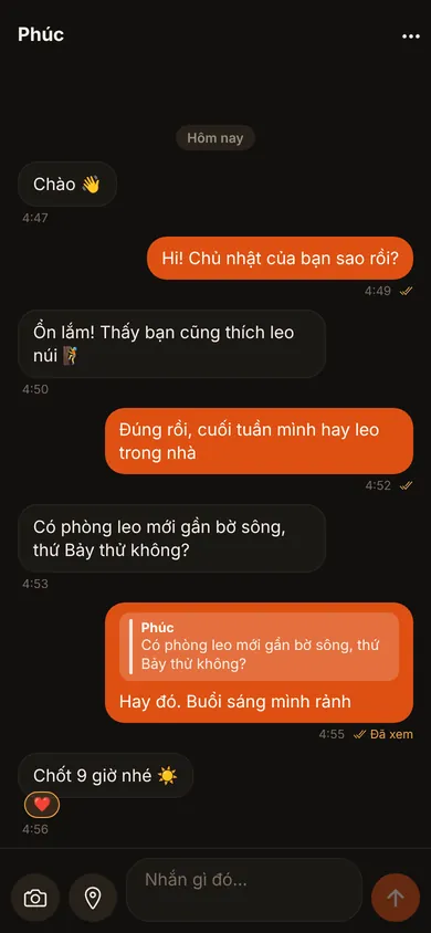 Một cuộc trò chuyện có trả lời tin và thả cảm xúc